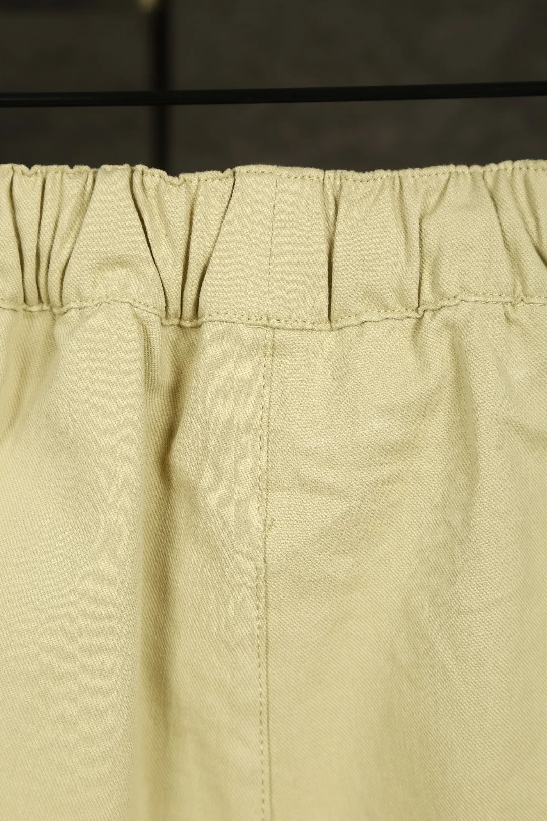 P146 Actual photo [Hot in summer] Style number: 25051# Color: Black/Navy/Khaki/Beige/Matte Pink Size: S to 100% restoration of workmanship, fake placket design with front waves, double stitched lines covering the independent waistband, 0.6 thread pressure for the whole garment ✅ - RL/women's classic drawstring cotton shorts, super long and wide-leg style, the upper body does not stick to the legs, breathable and cool, drawstring elastic waist, easy to wear and match, all shirts and short-sleeved suits are good-looking. If you like the lazy style, you must buy the refreshing commuting OOTD, practical and full, a must-have item for the summer wardrobe, clean and refreshing